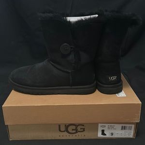 UGG Bailey Button, Size 9, Black